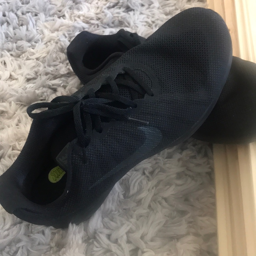 Women’s Nike size 11